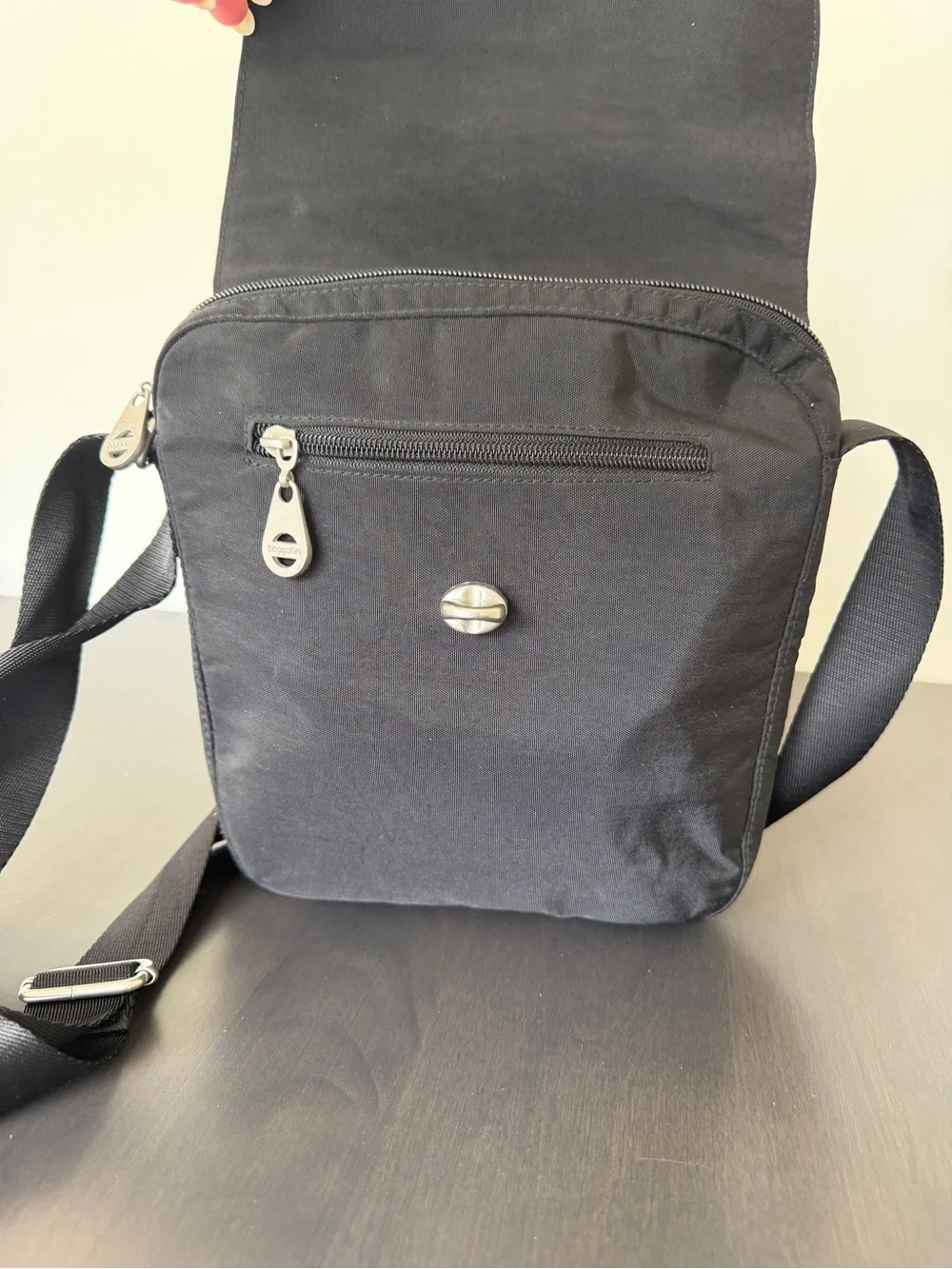 Baggallini bagillini sleek